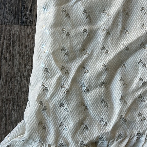 Club Monaco Top White and Silver Metallic Peplum Top Size Medium Spaghetti Strap - Picture 3 of 10